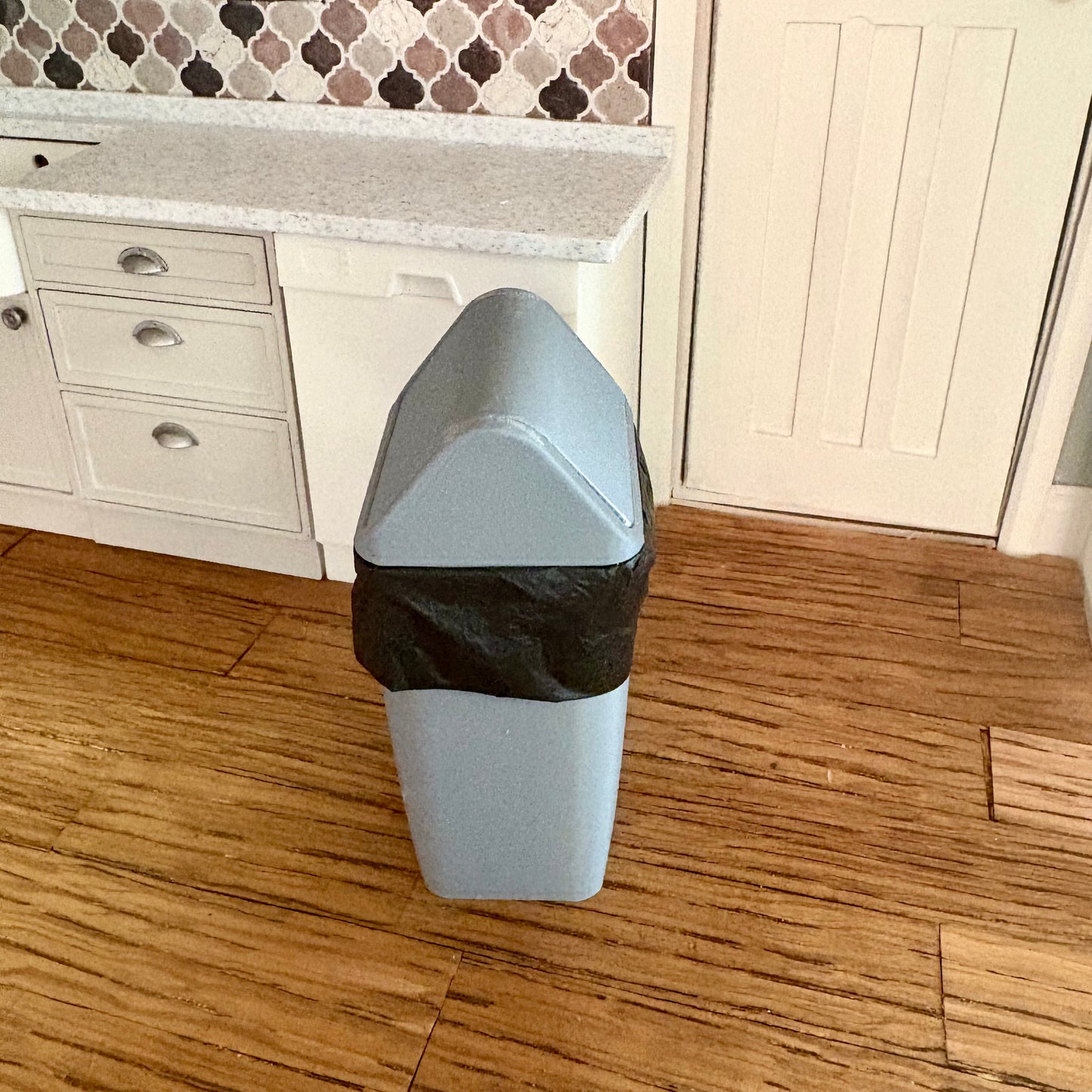 Rubbish swing bin kitchen