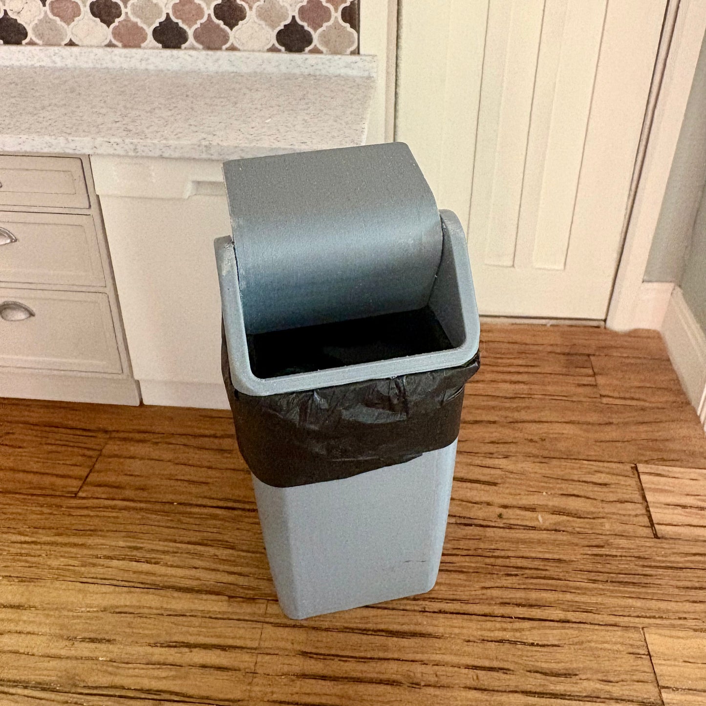 Rubbish swing bin kitchen