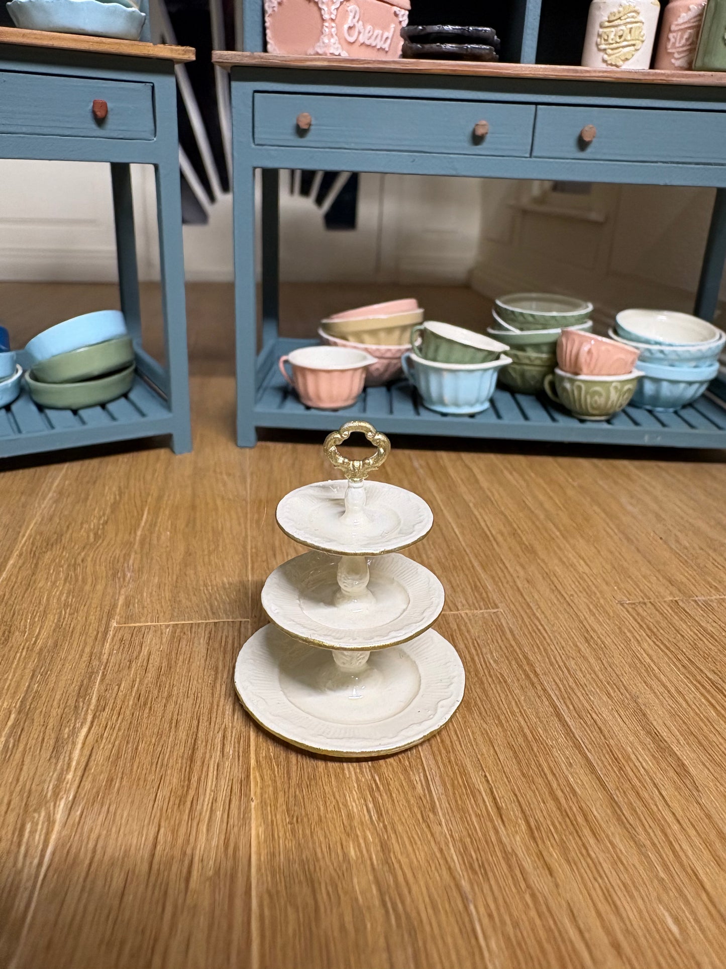 Tiered cake stand