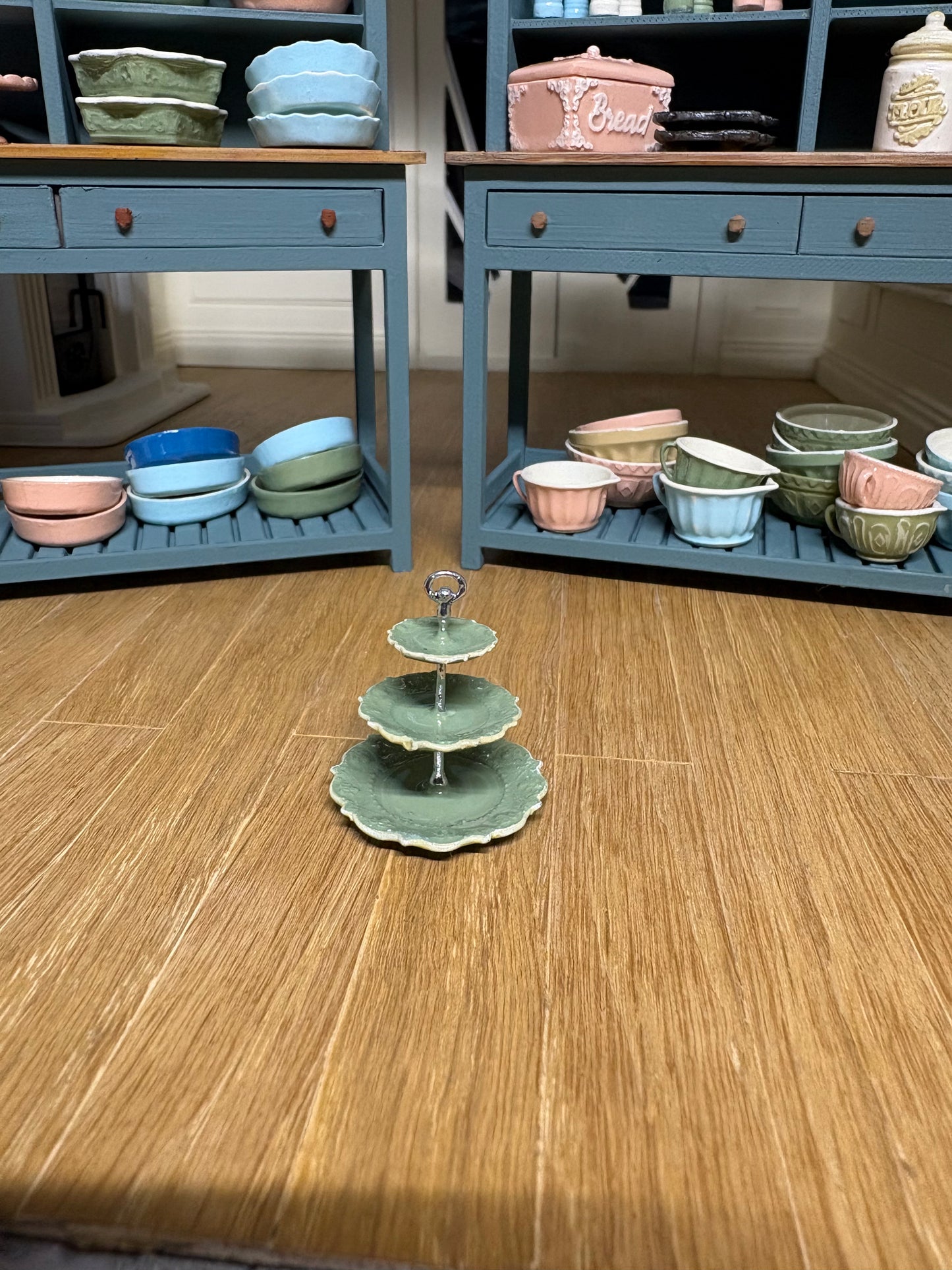 Tiered cake stand